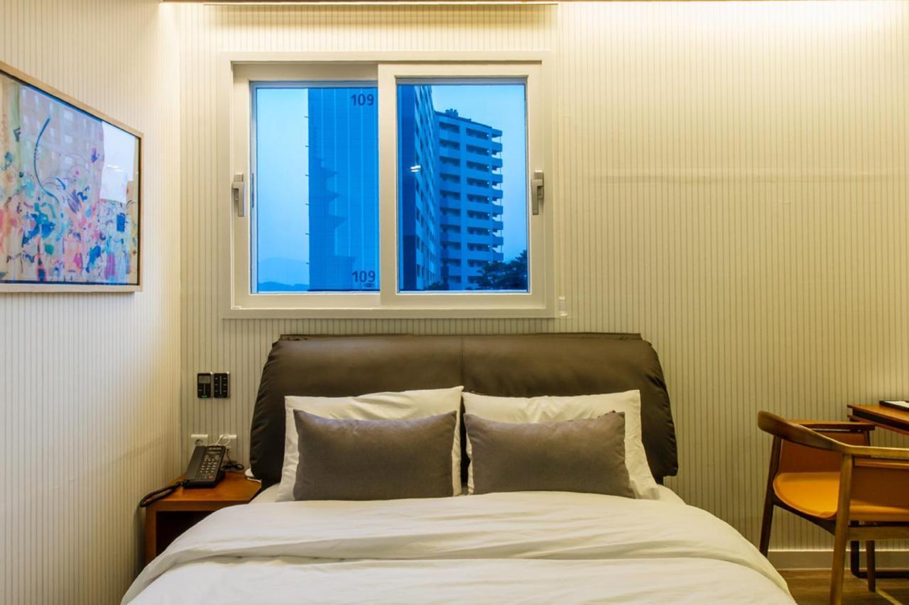 Brown Dot Hotel Кьонджу Екстер'єр фото