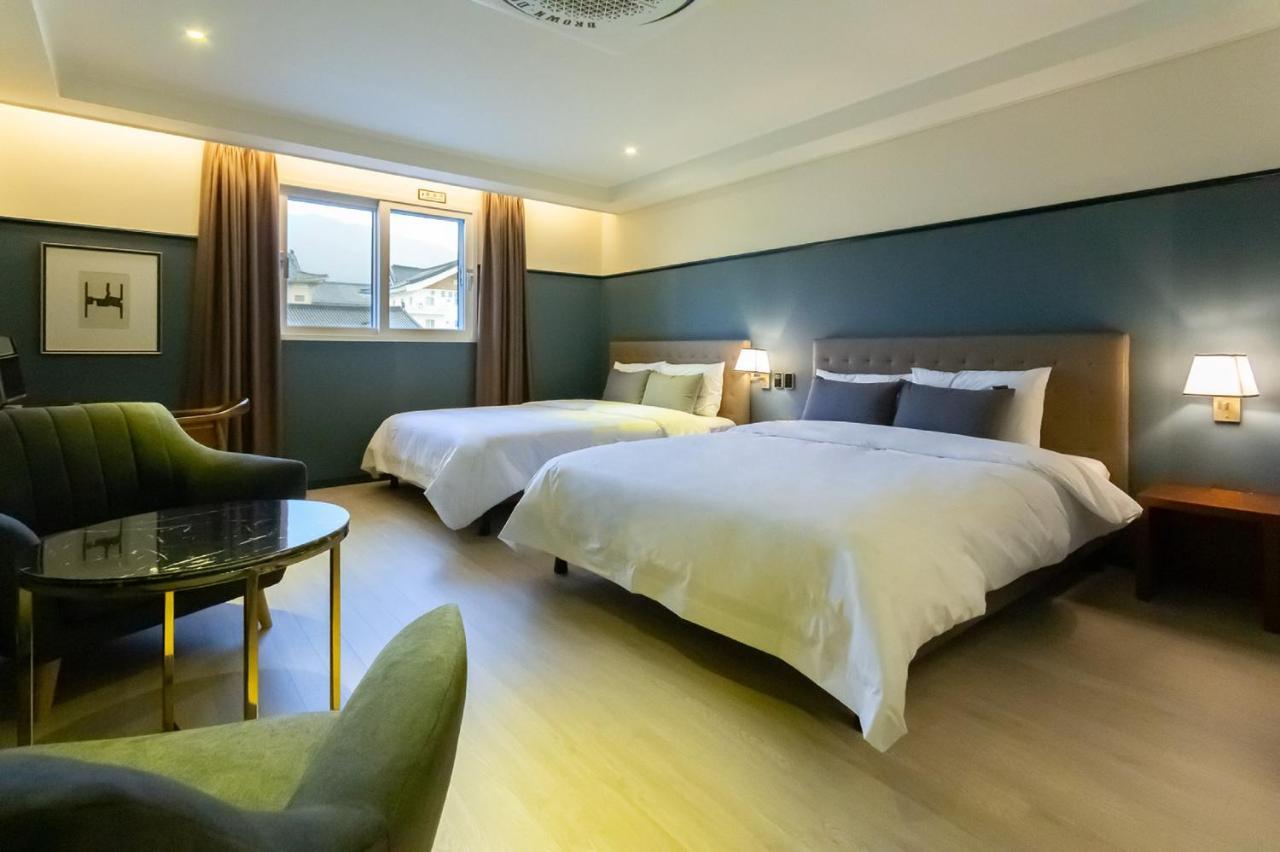 Brown Dot Hotel Кьонджу Екстер'єр фото